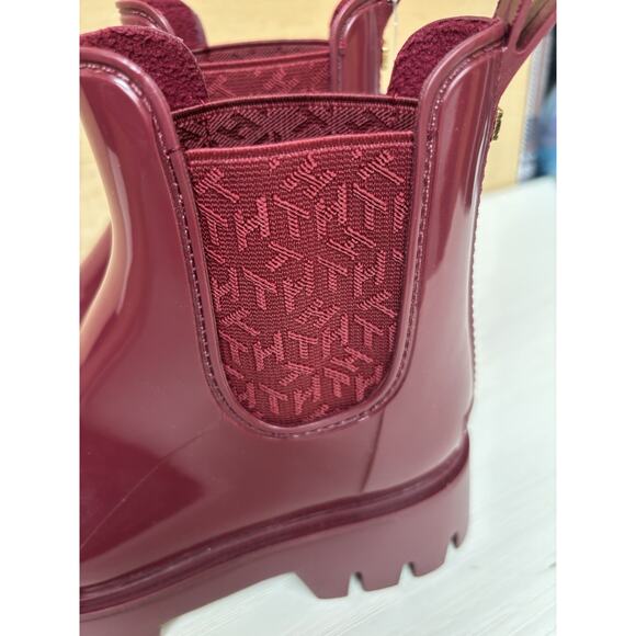 Tommy Hilfiger Women's Dipit Chelsea Rain Boots Dark Red Lug Sole Size 5 - Picture 9 of 12